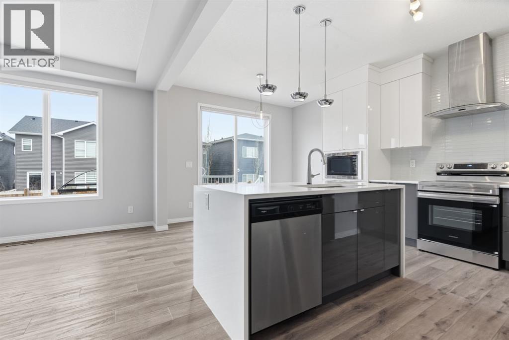 127 Carrington Crescent NW