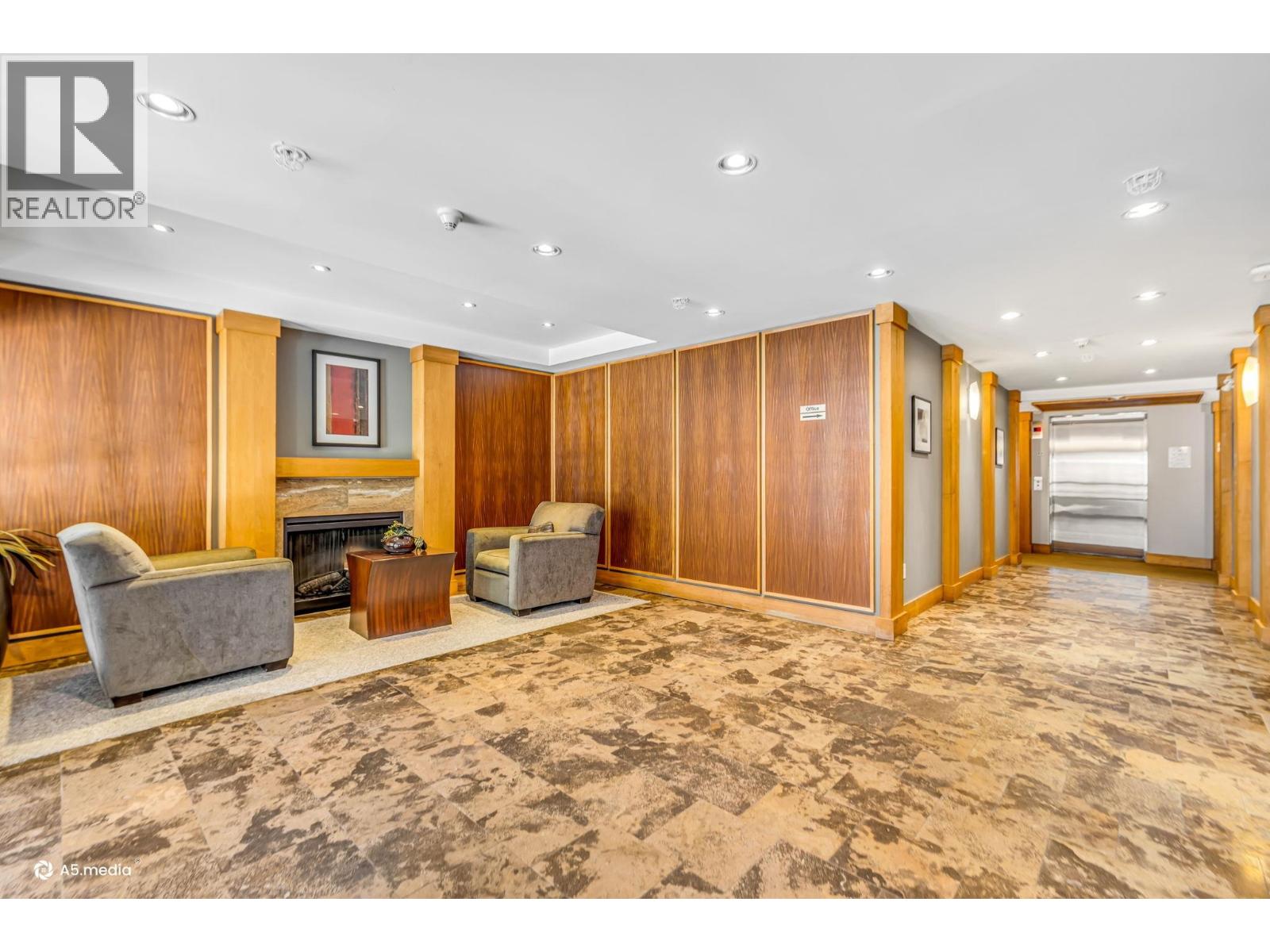 401 2951 SILVER SPRINGS BOULEVARD