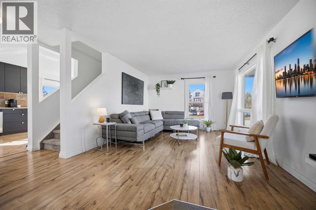 221 Deerpoint Lane SE