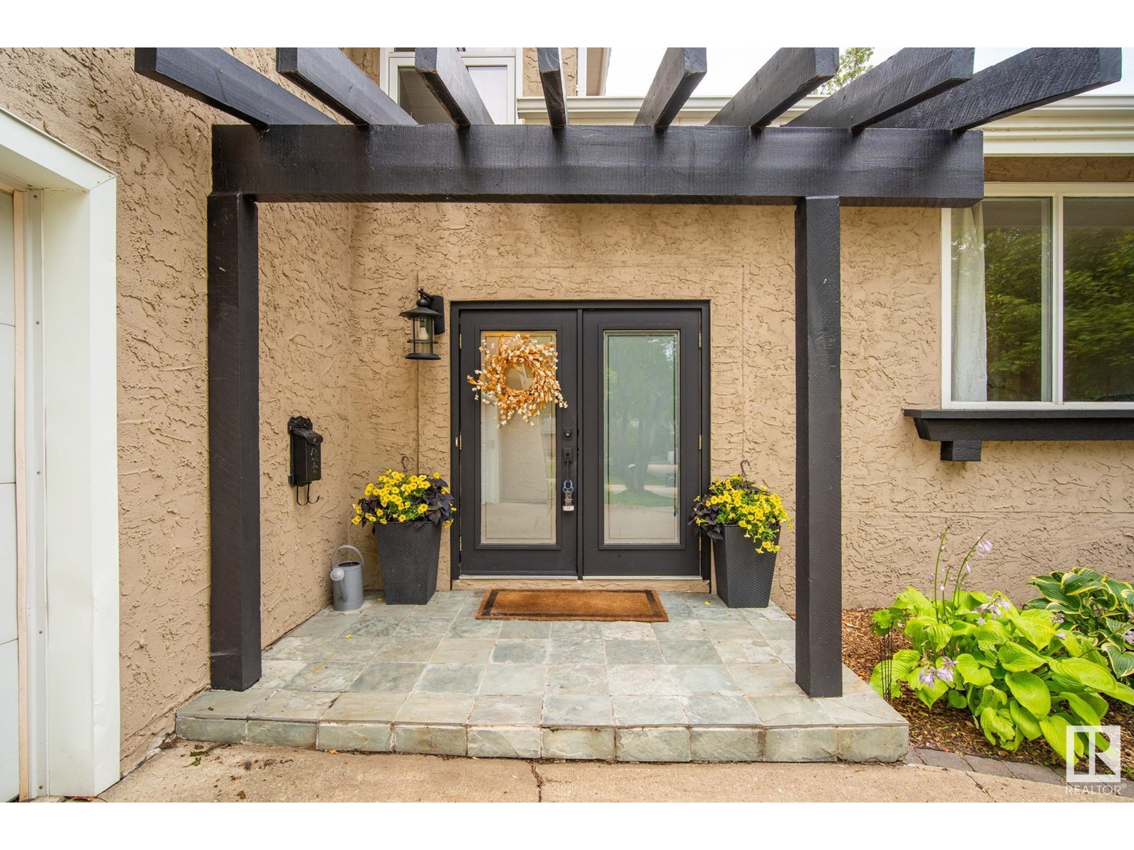 49 MANCHESTER DR