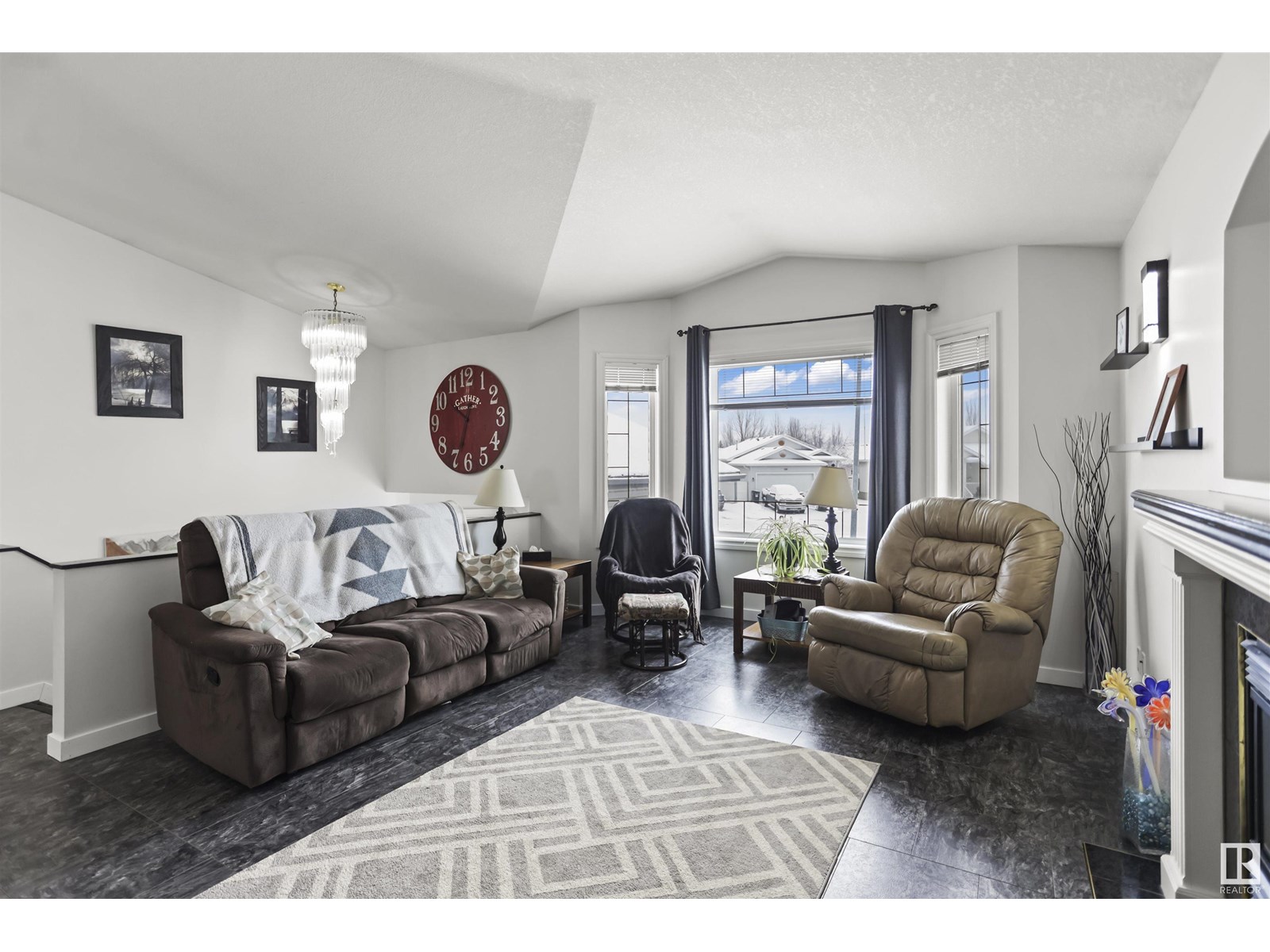 606 KANANASKIS PL
