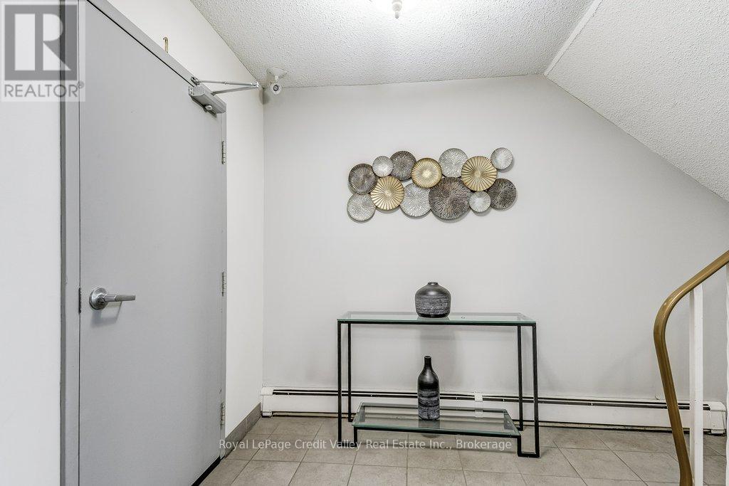 302 - 6 SHETTLESTON DRIVE