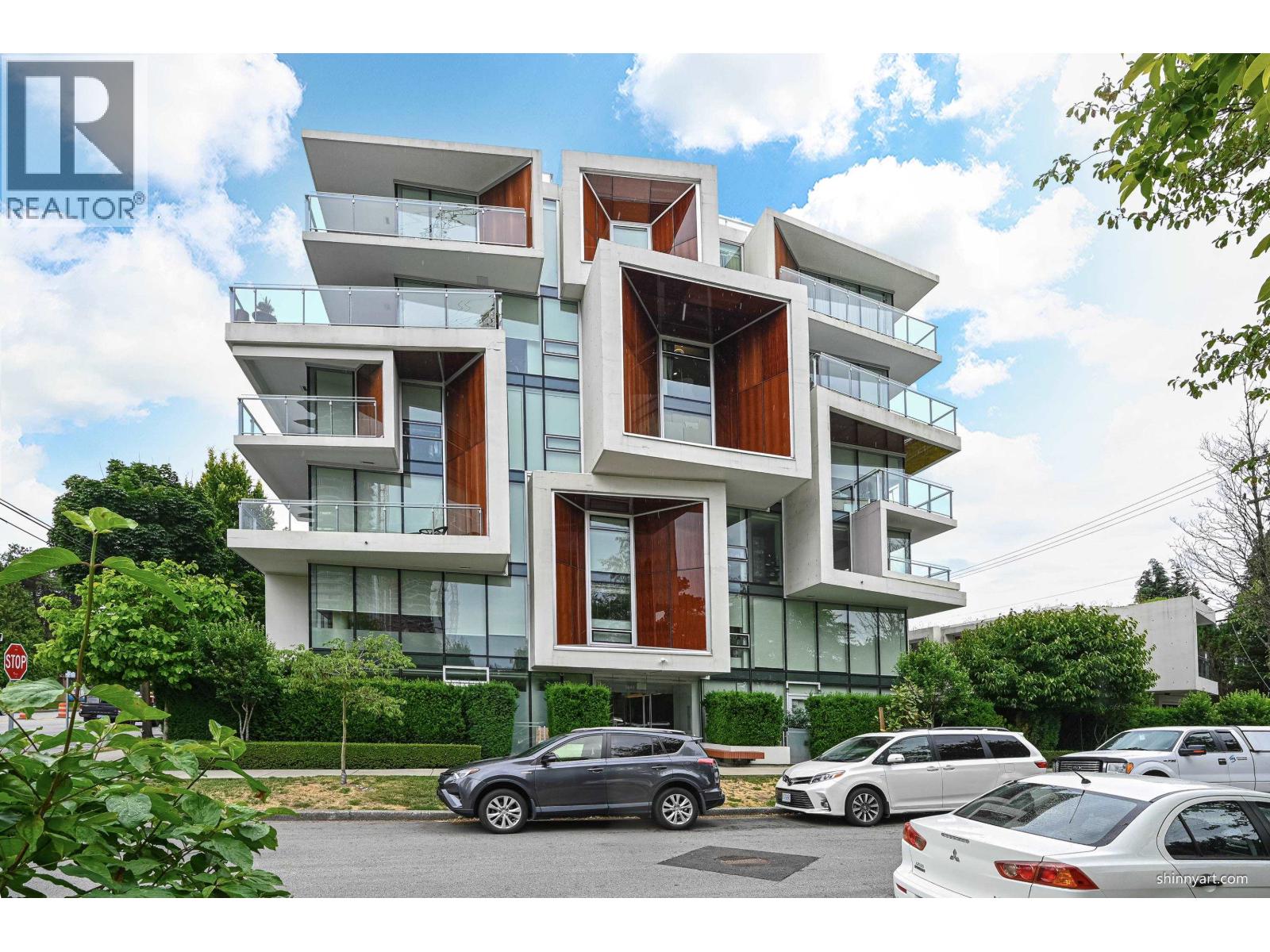 601 5699 BAILLIE STREET