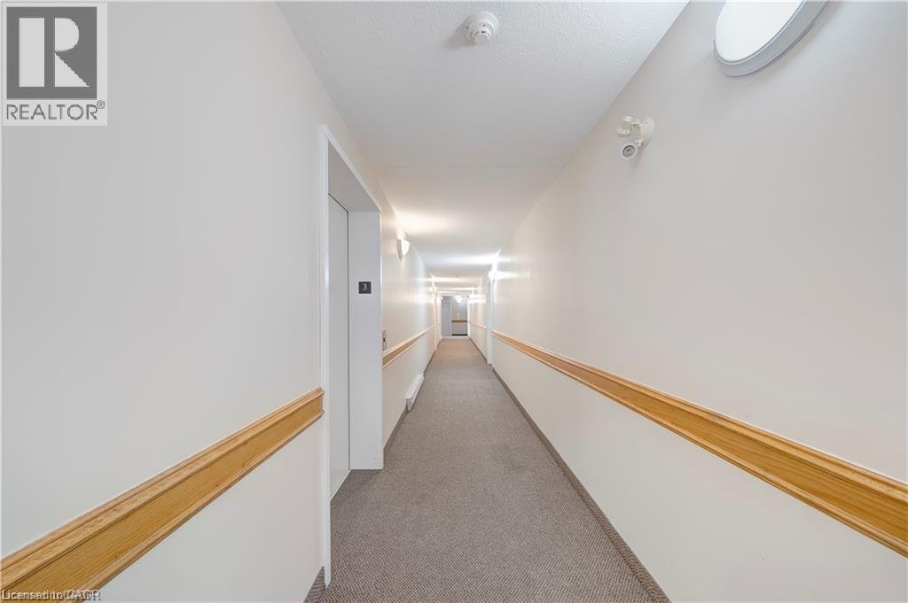 1061 VANSICKLE Road N Unit# 303B