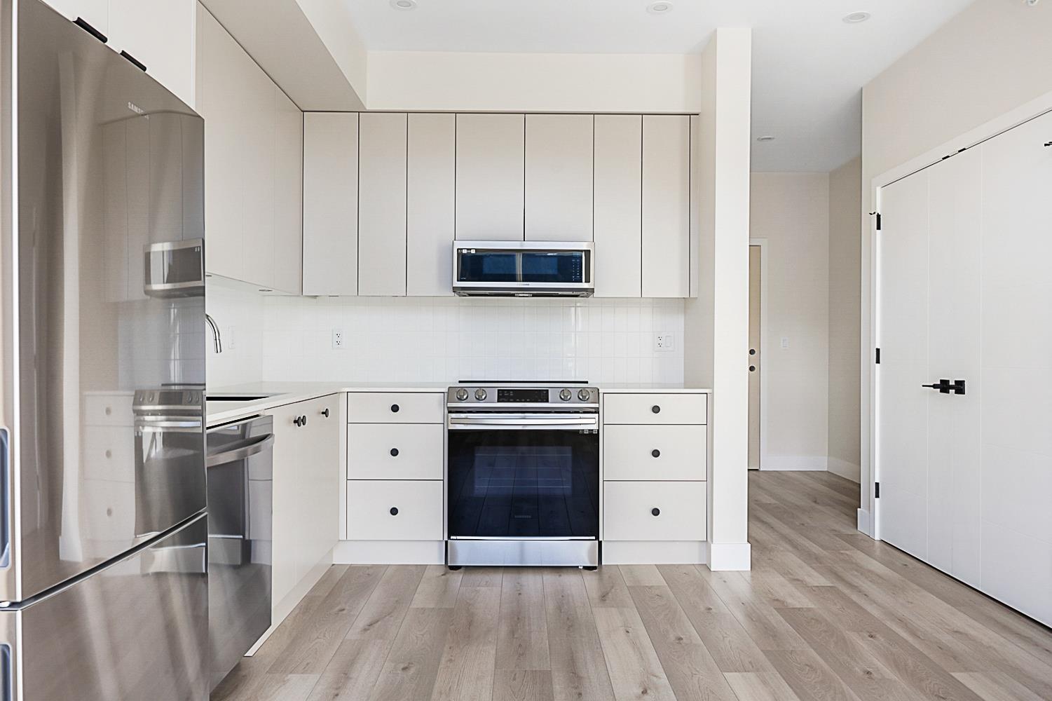 408 45497 CAMPUS DRIVE|Garrison Crossing