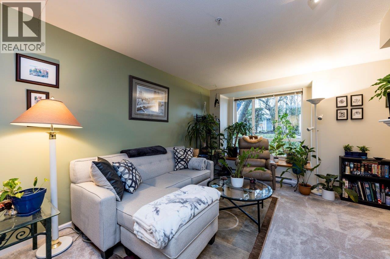 79 6588 SOUTHOAKS CRESCENT