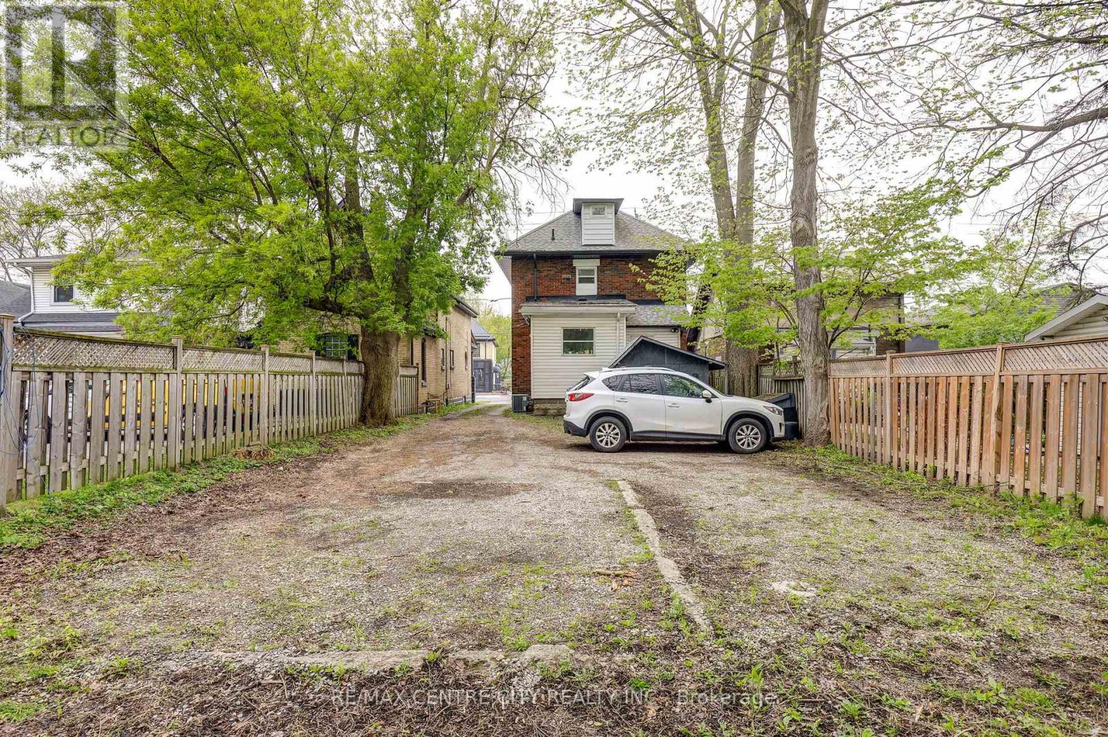 84 WHARNCLIFFE ROAD S