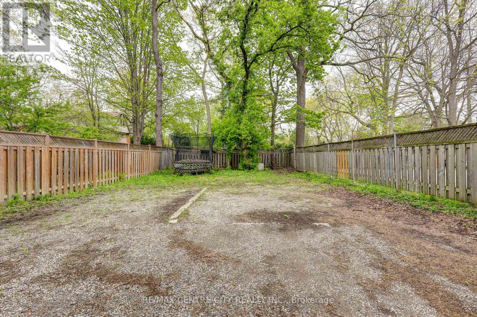 84 WHARNCLIFFE ROAD S