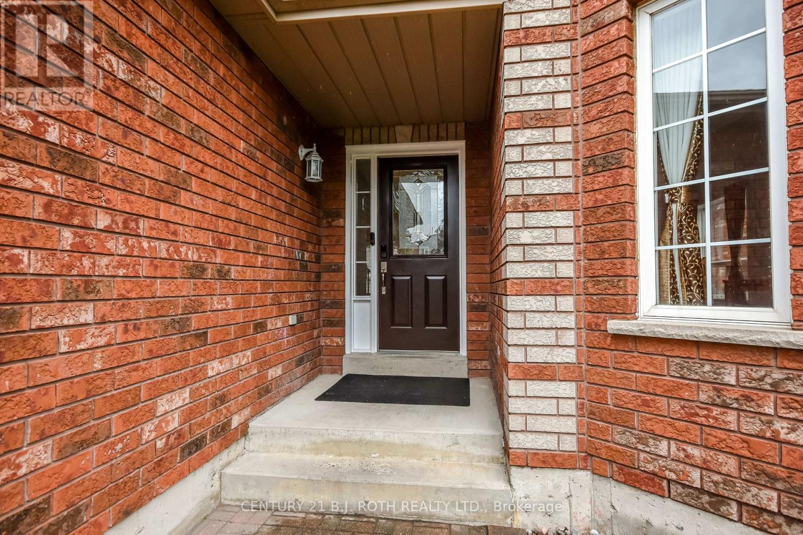 17 CROMPTON DRIVE