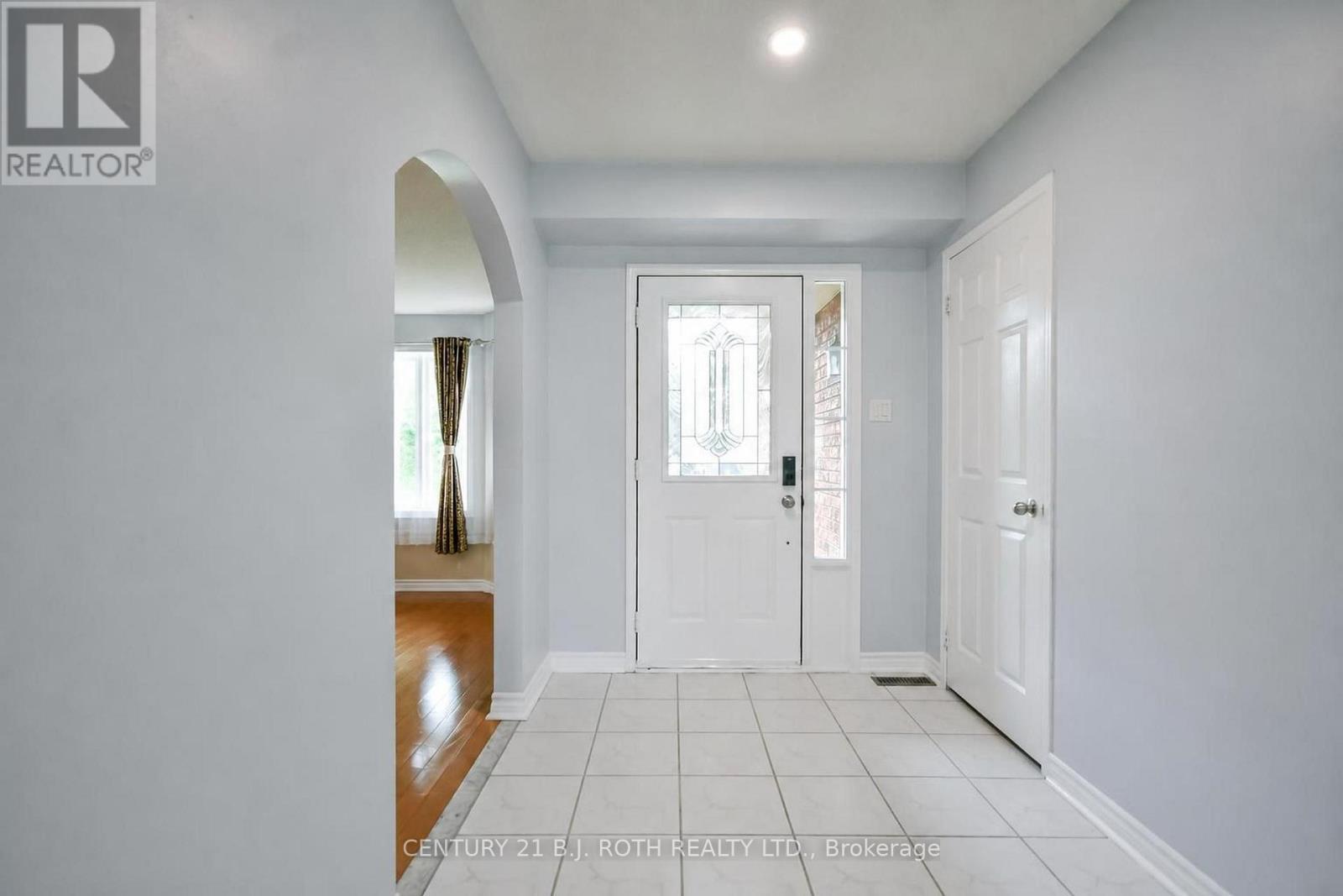 17 CROMPTON DRIVE