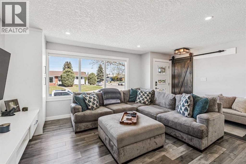 2219 Munro Drive NE