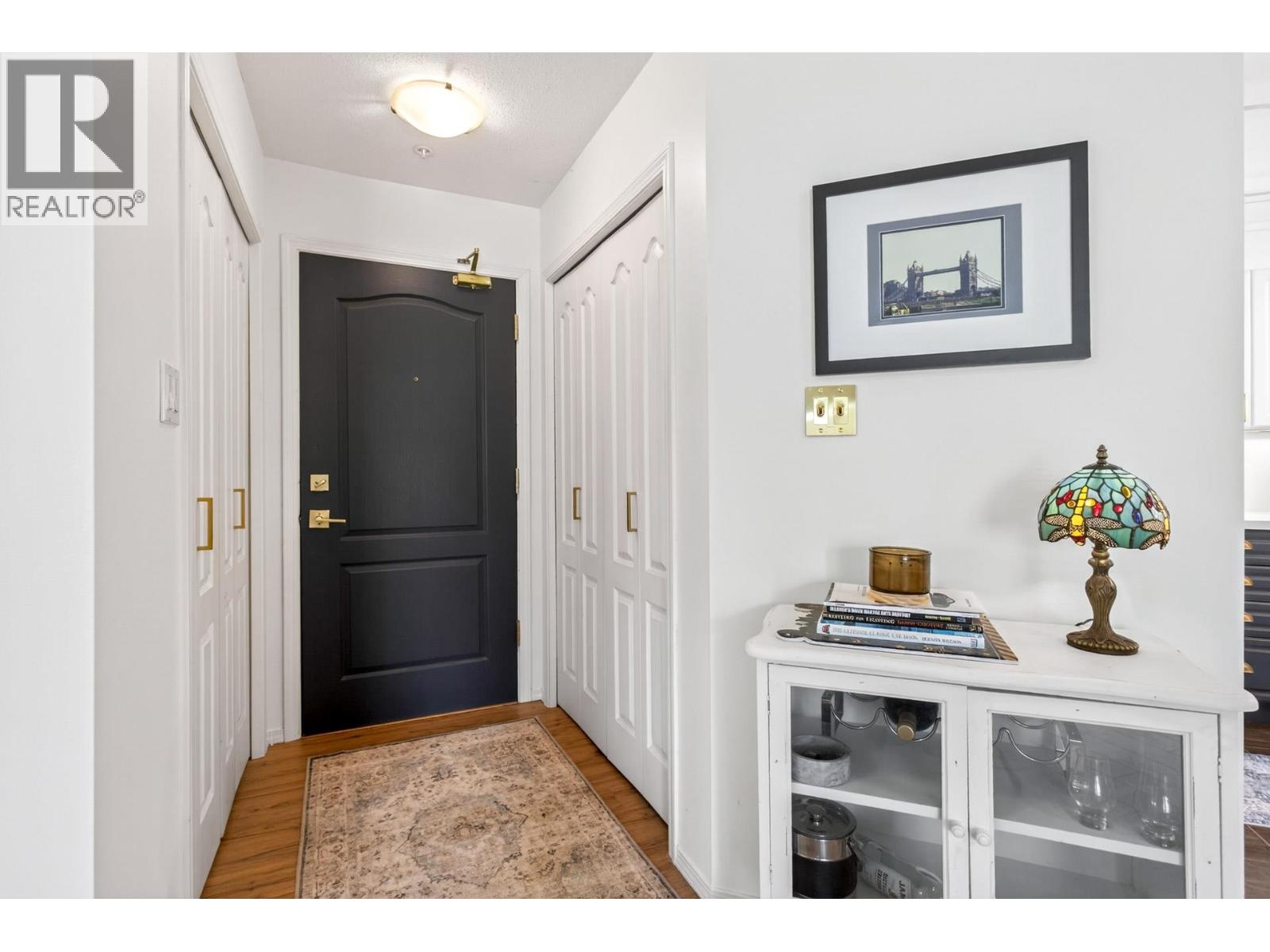 313 2551 PARKVIEW LANE