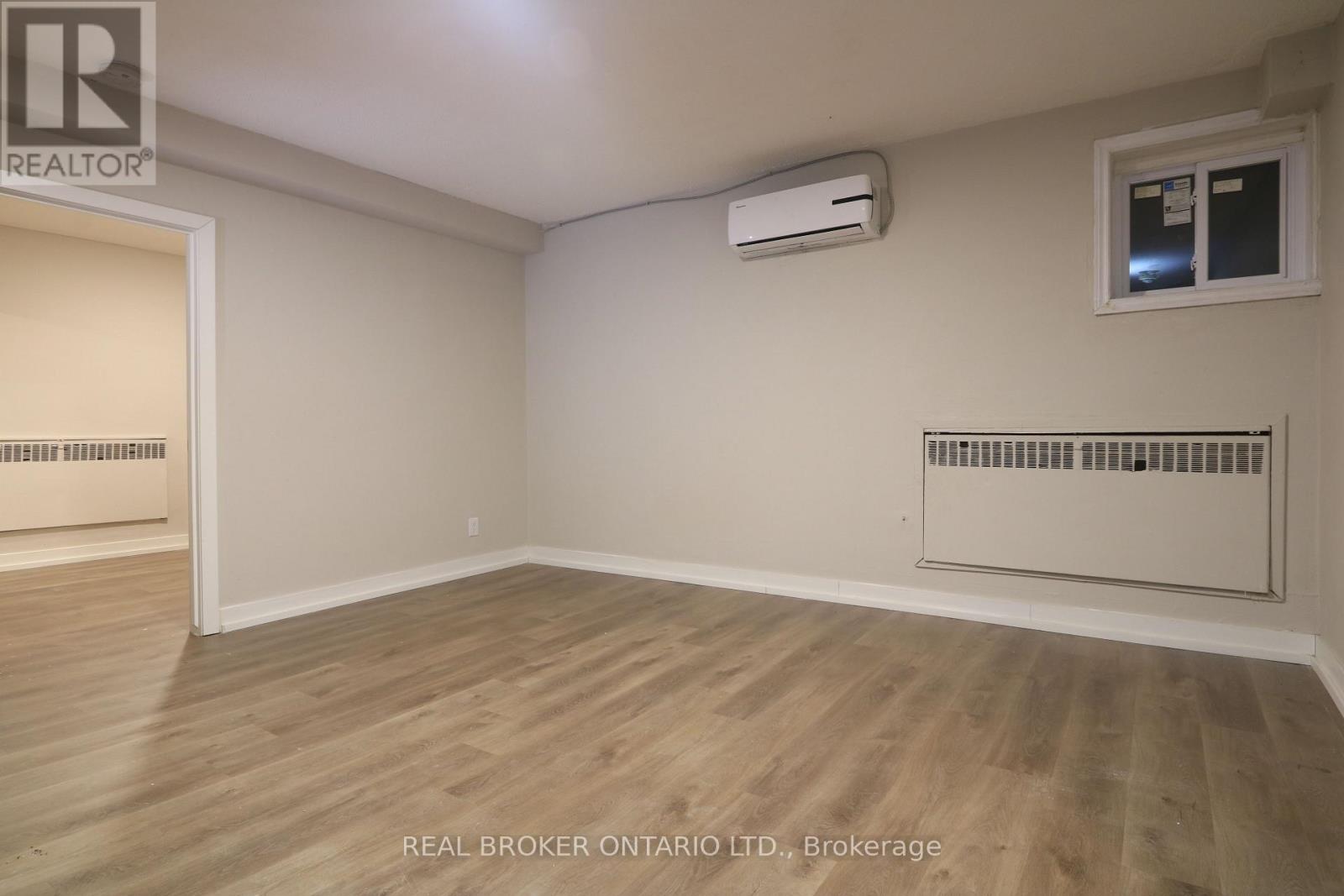 903-909 MAIN STREET E