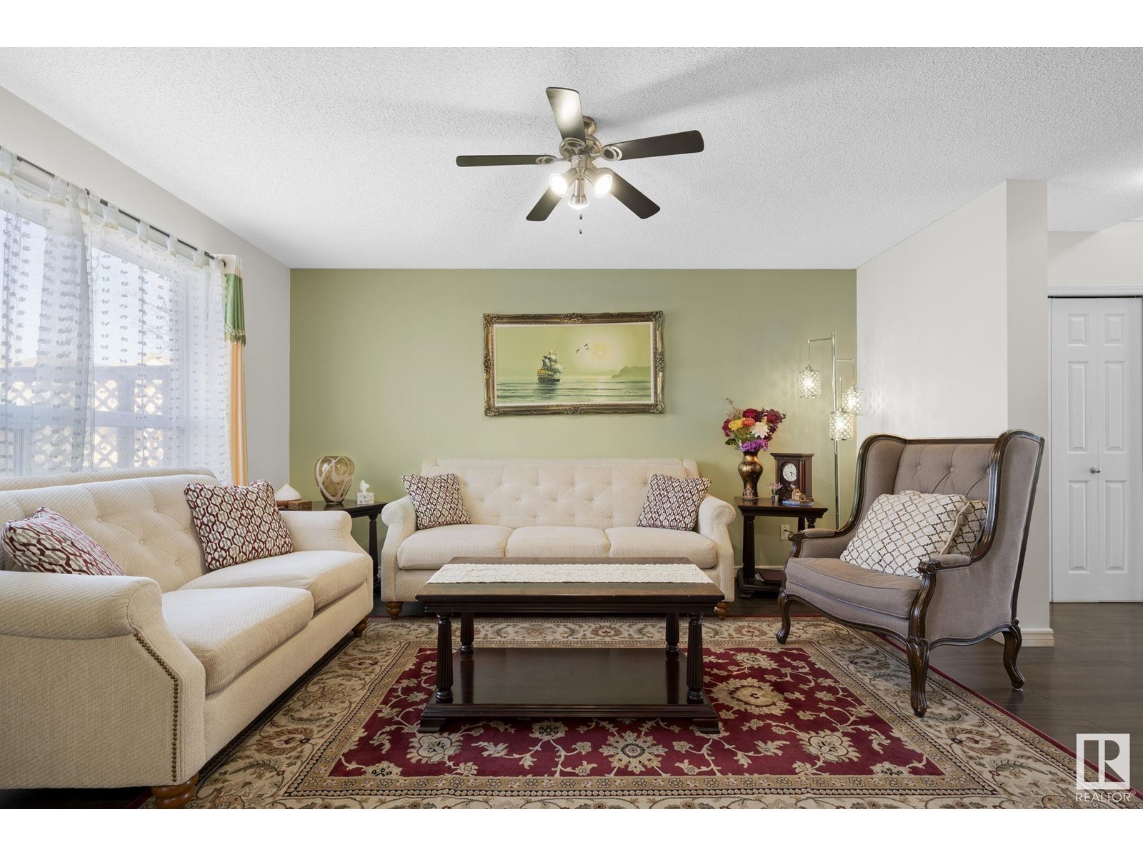 3204 29 AV NW