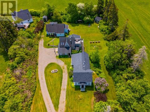 166-168 Seaman Street Margaretsville NS B0S1N0