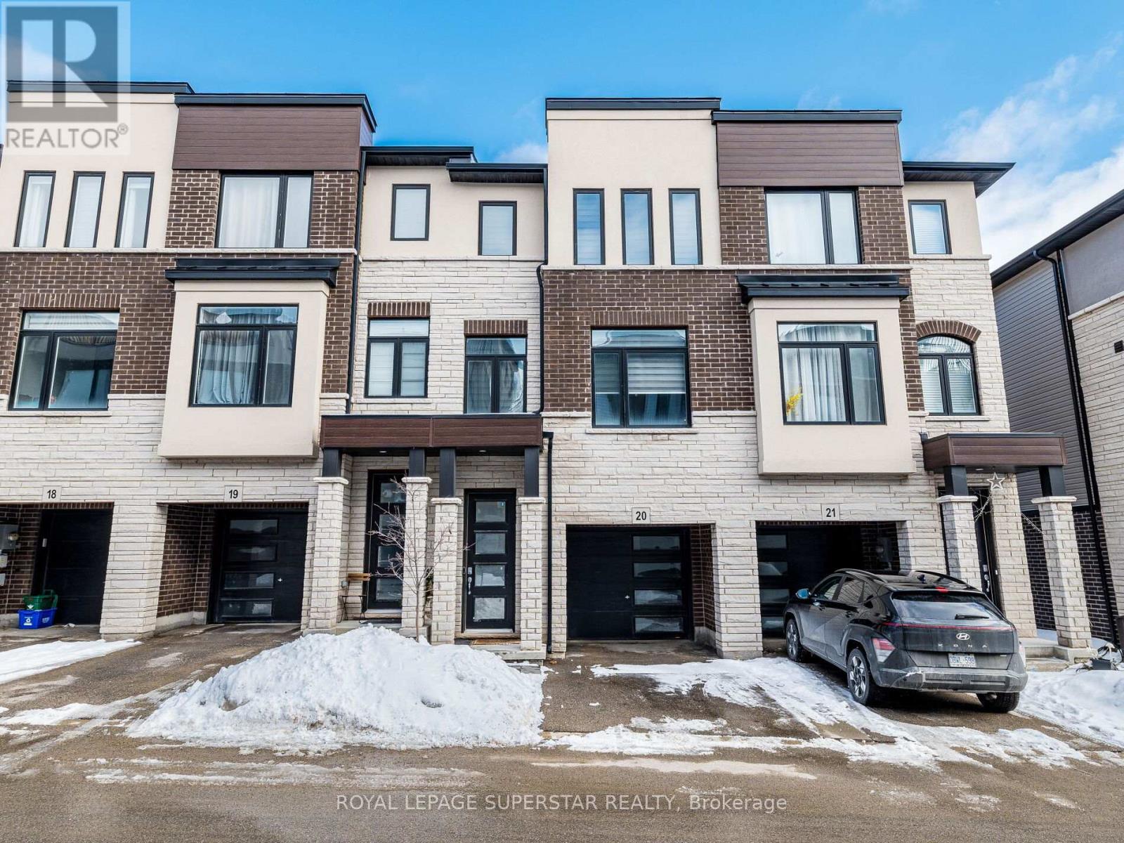 20 - 314 EQUESTRIAN WAY E