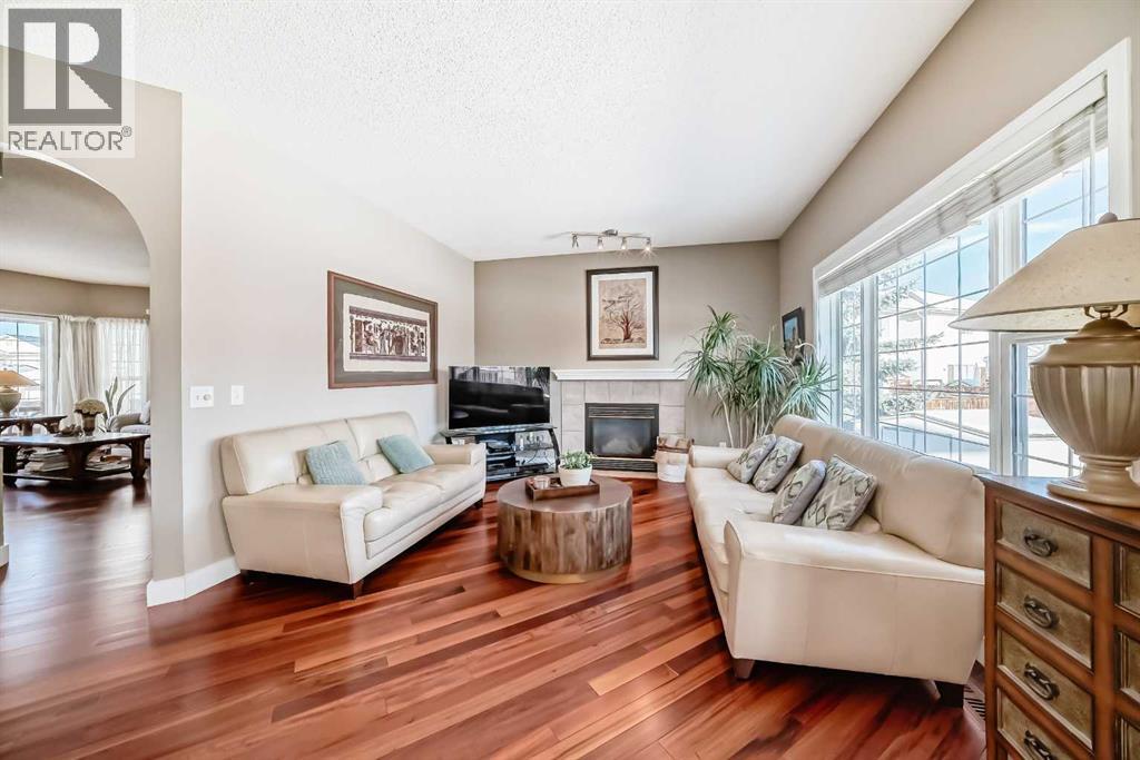 232 Coral Keys Place NE