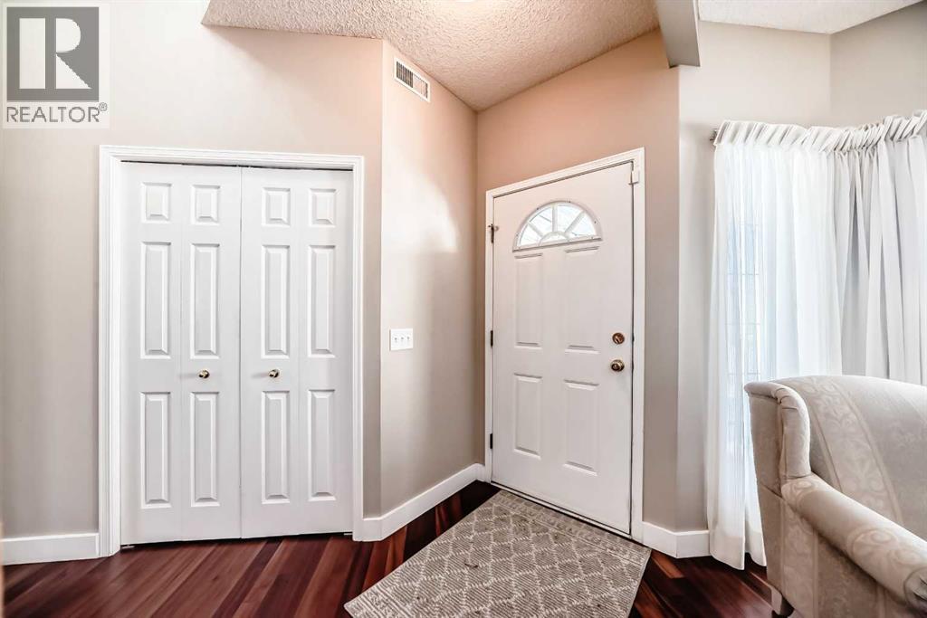 232 Coral Keys Place NE