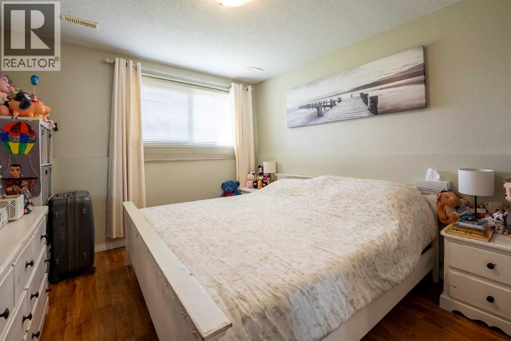 1, 29 Meadowlark Boulevard N