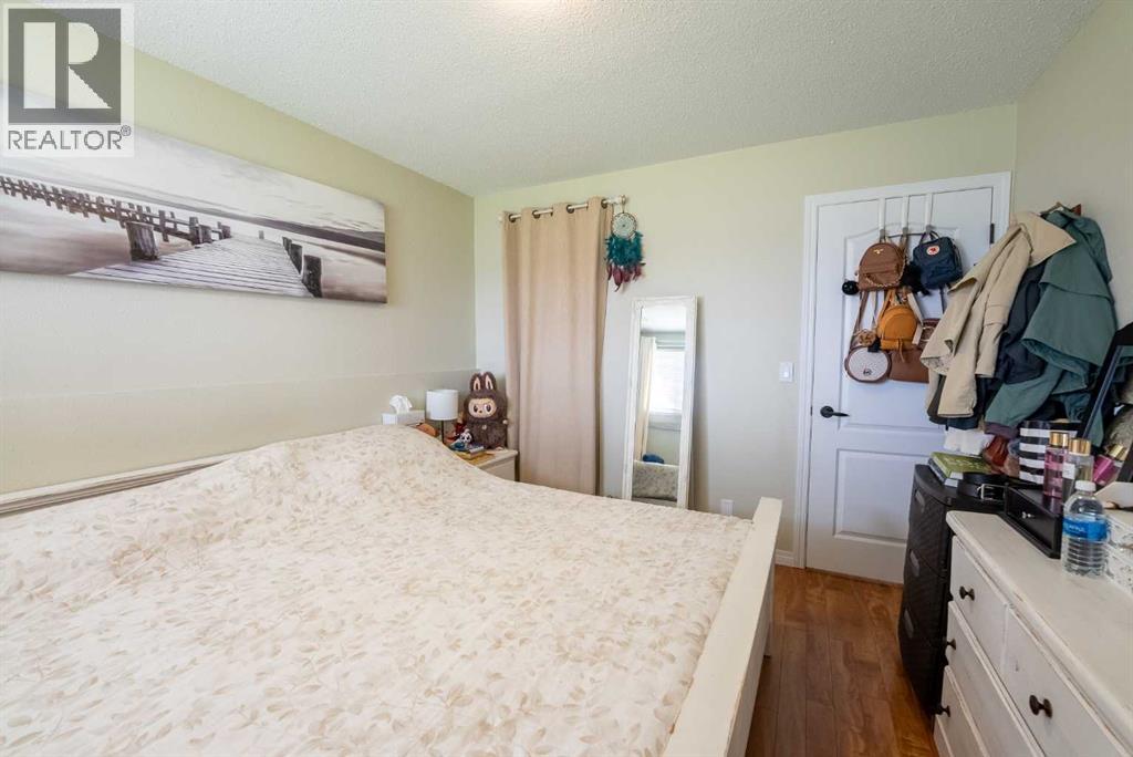 1, 29 Meadowlark Boulevard N