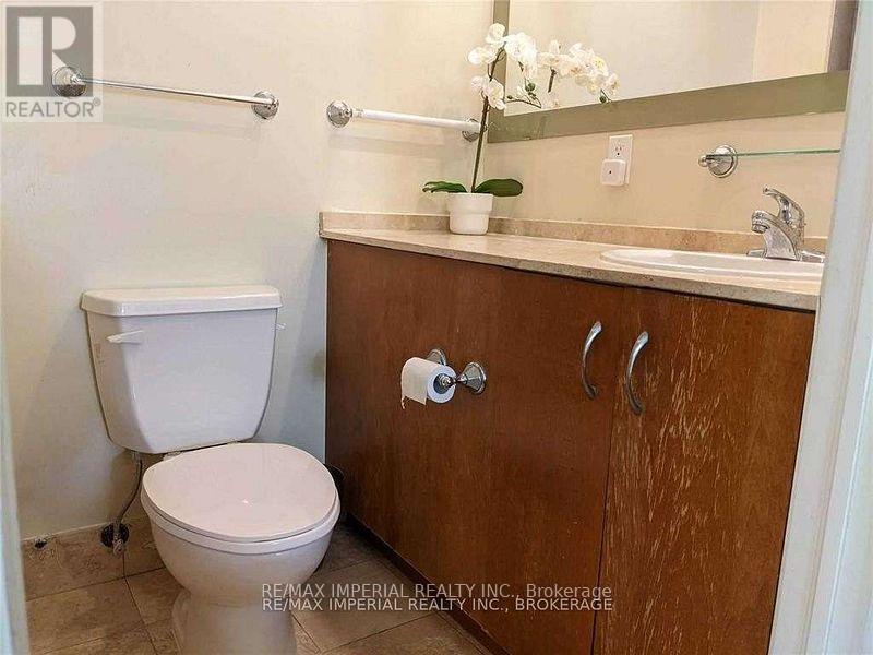 1023 - 1 KING STREET W