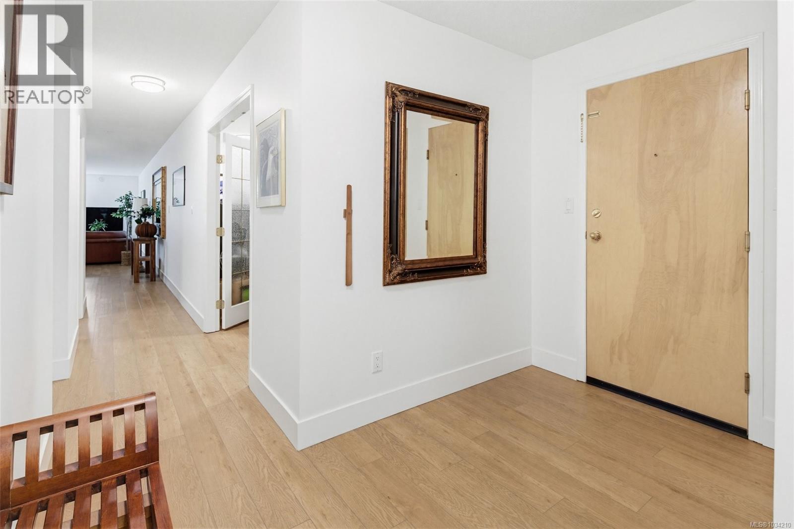 209 5110 Cordova Bay Rd