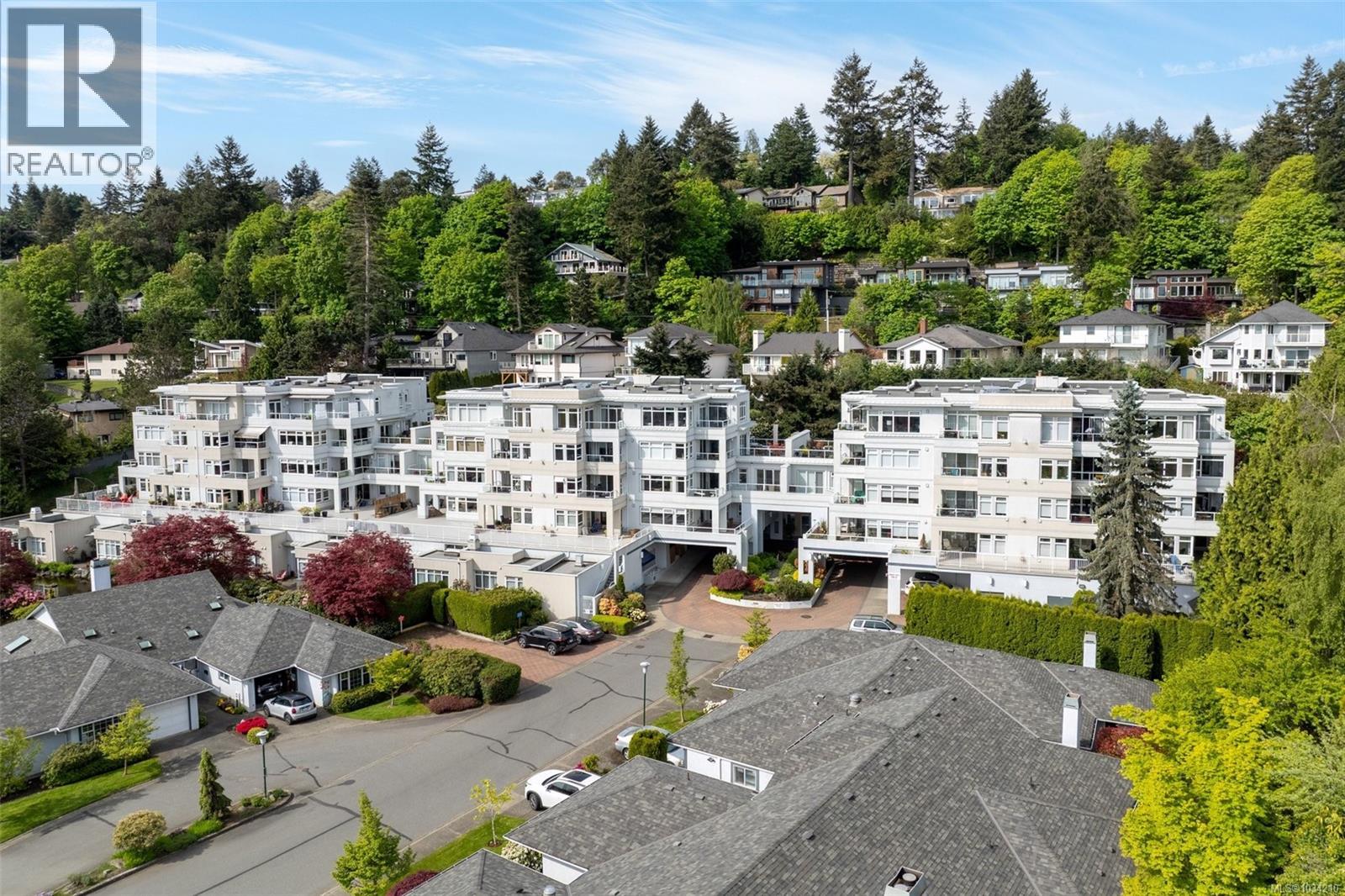 209 5110 Cordova Bay Rd