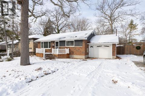 1282 Cathcart BOULEVARD Sarnia ON N7S2H8