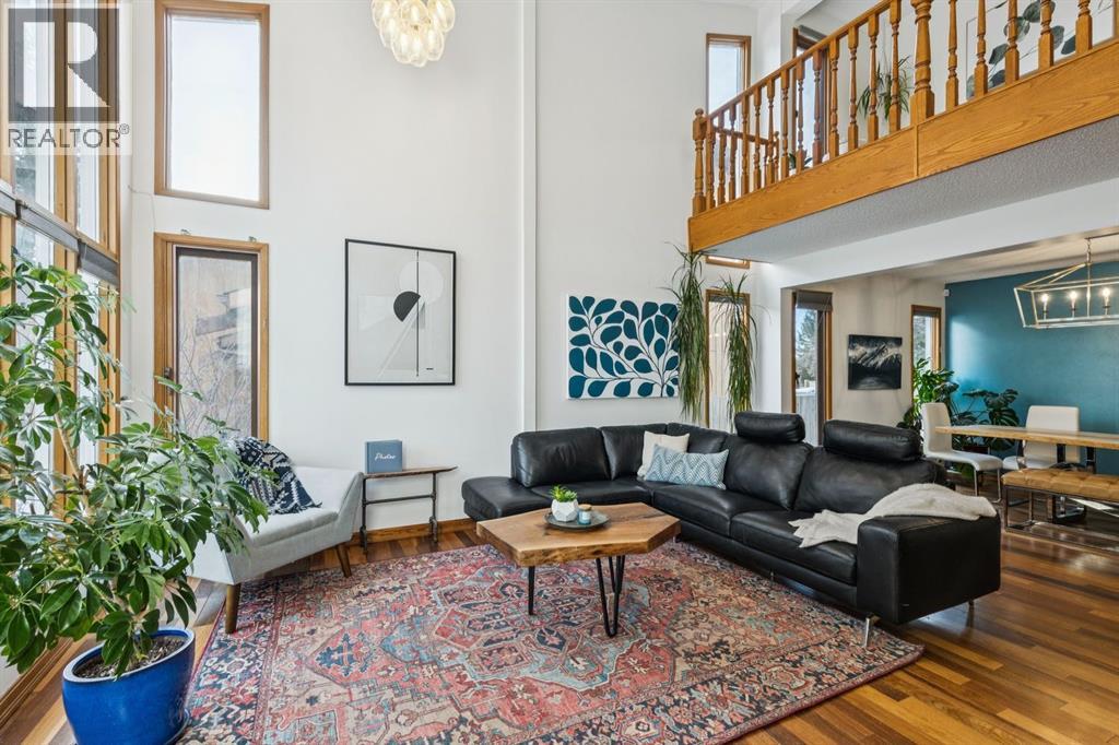 715 Coach Bluff Crescent SW