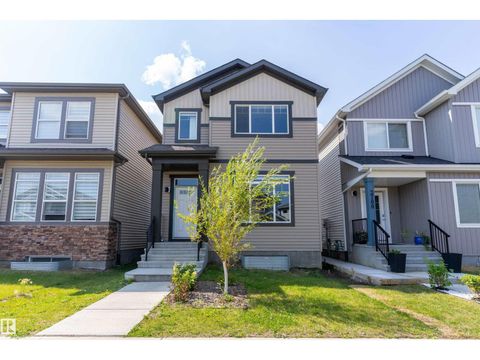 3704 2 ST NW Edmonton AB T6T2L8
