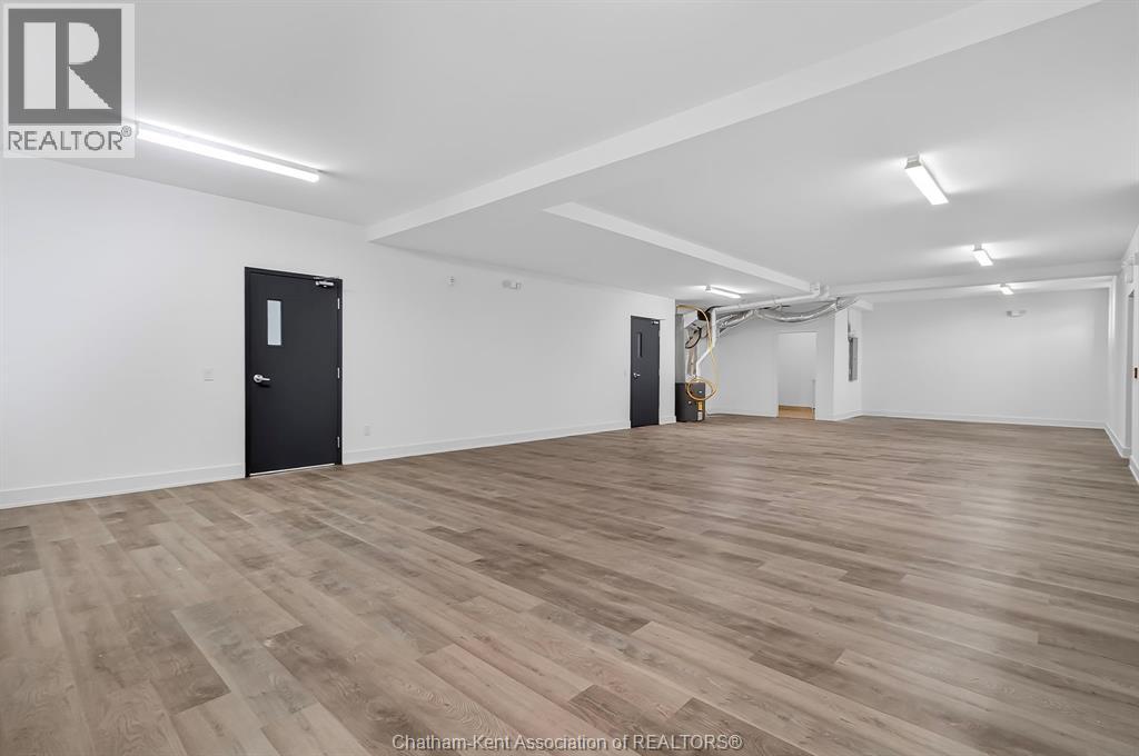 206 Wellington STREET