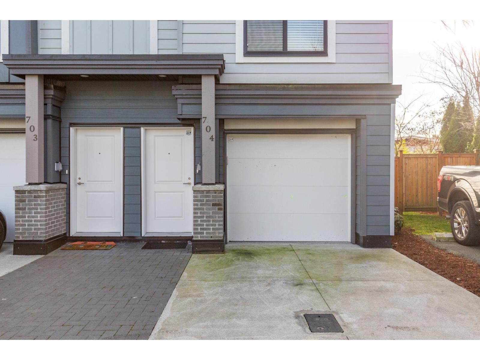 704 2267 MCKENZIE ROAD