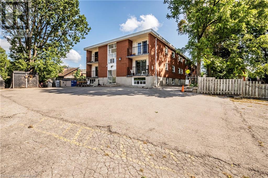 199 AHRENS Street W