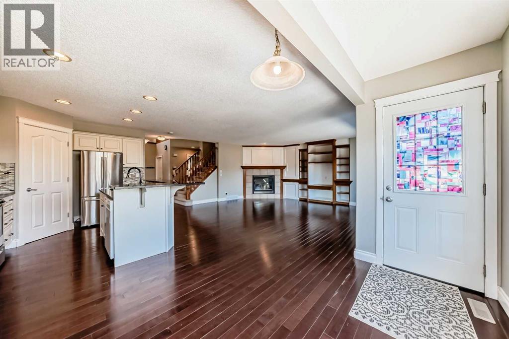 141 Somerglen Way SW