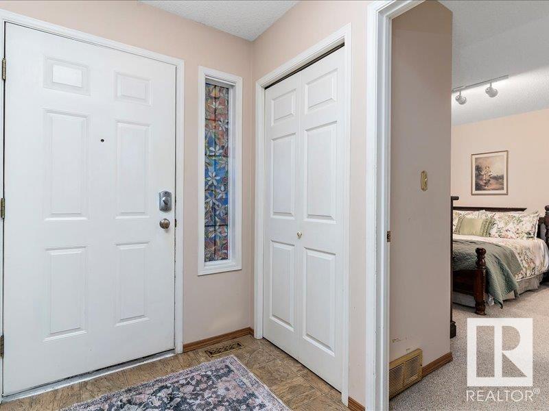#33 10 GRANGE DR