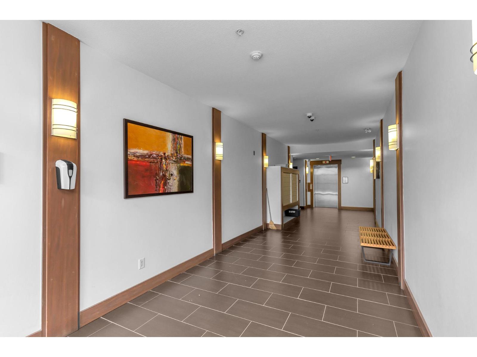 208 2943 NELSON PLACE