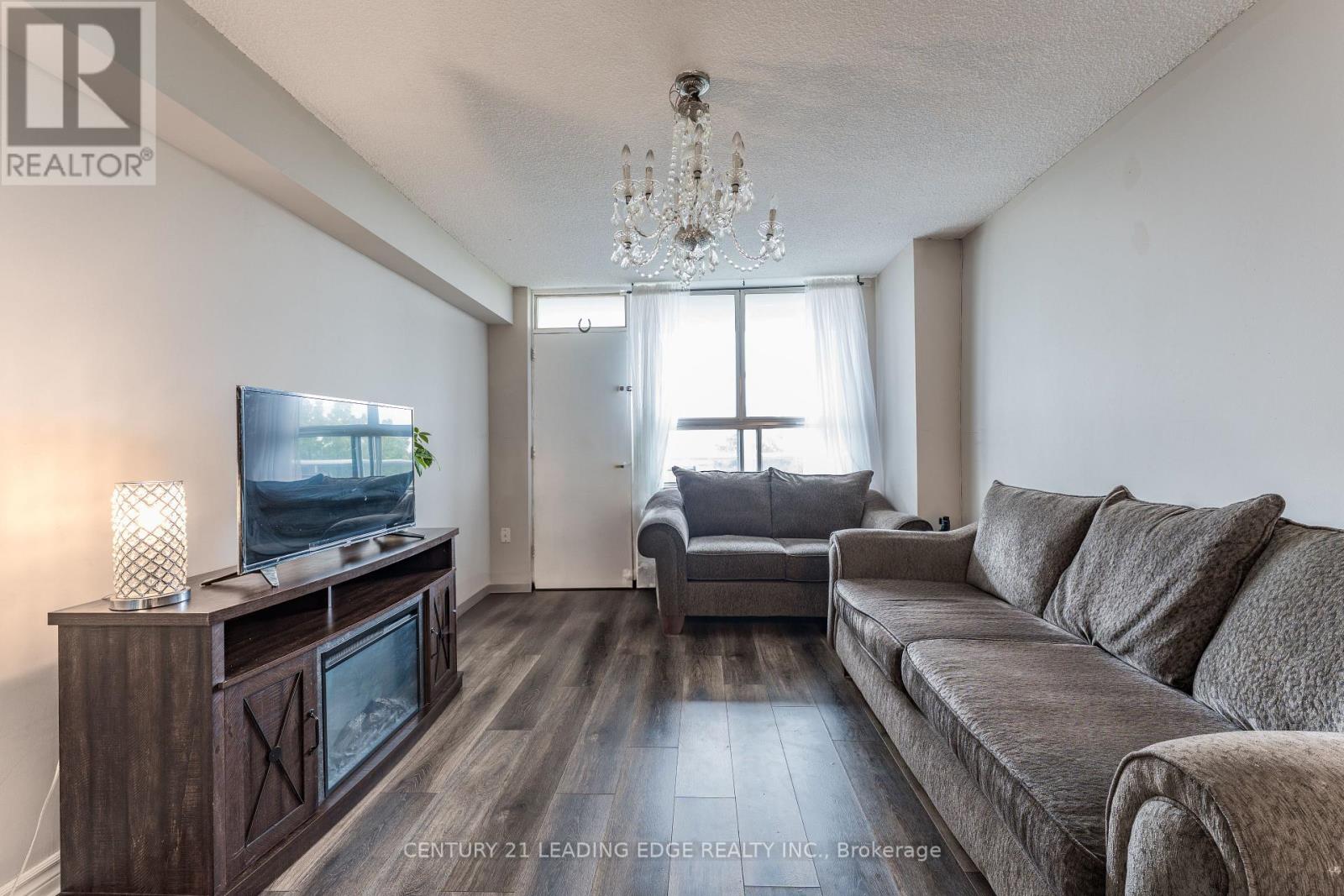 611 - 940 CALEDONIA ROAD