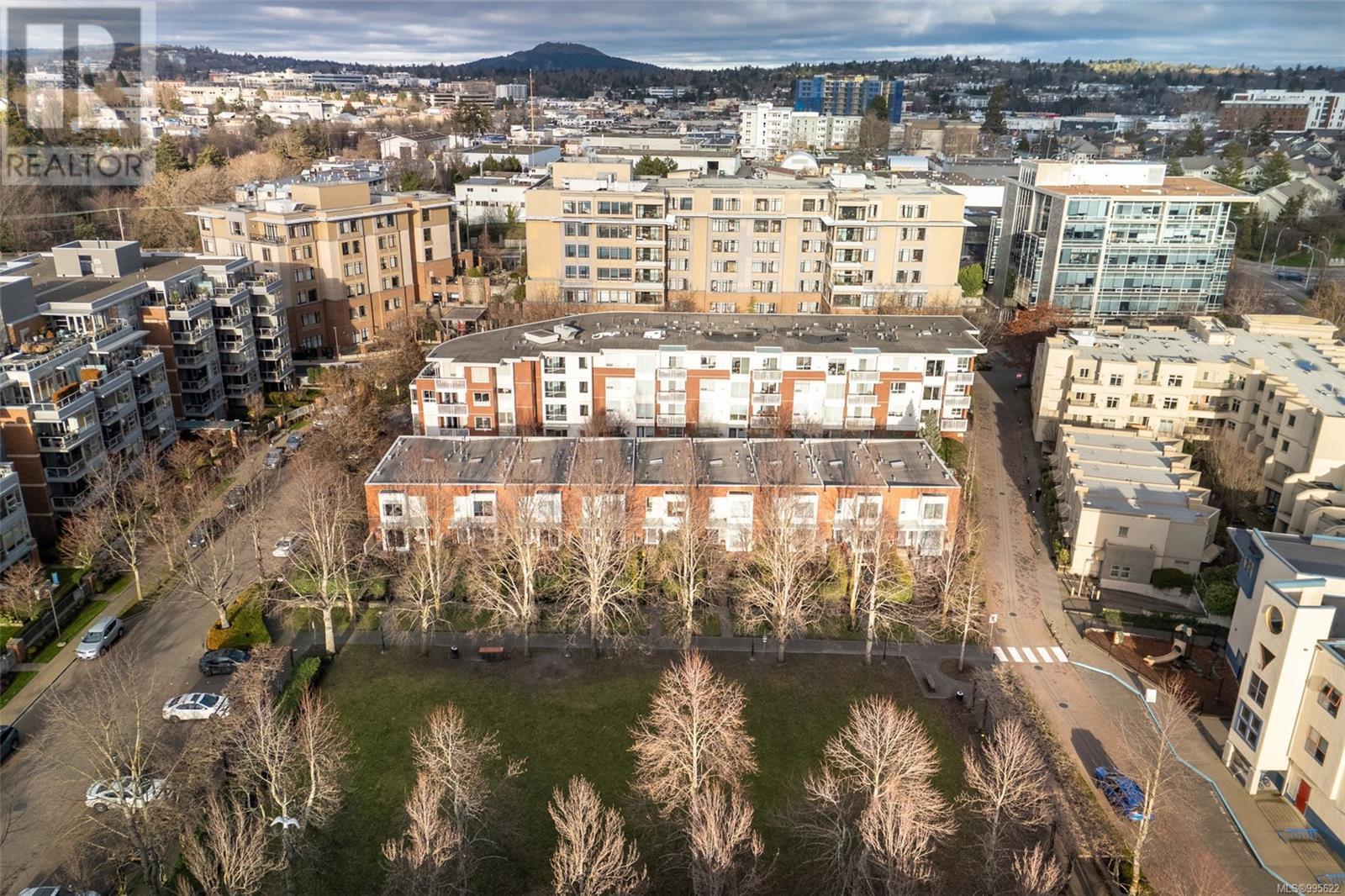 5 370 Waterfront Cres