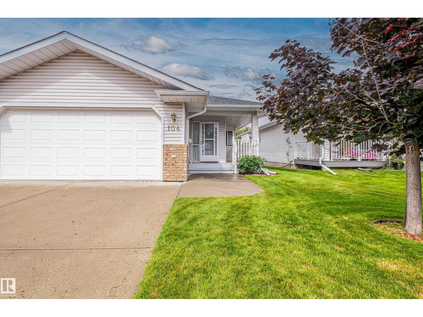 104 LAKESIDE PL