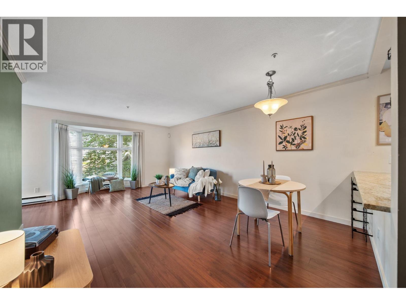 Photo 1 of 26 — 305 526 THIRTEENTH STREET Unit 305, New Westminster, BC V3M4L9