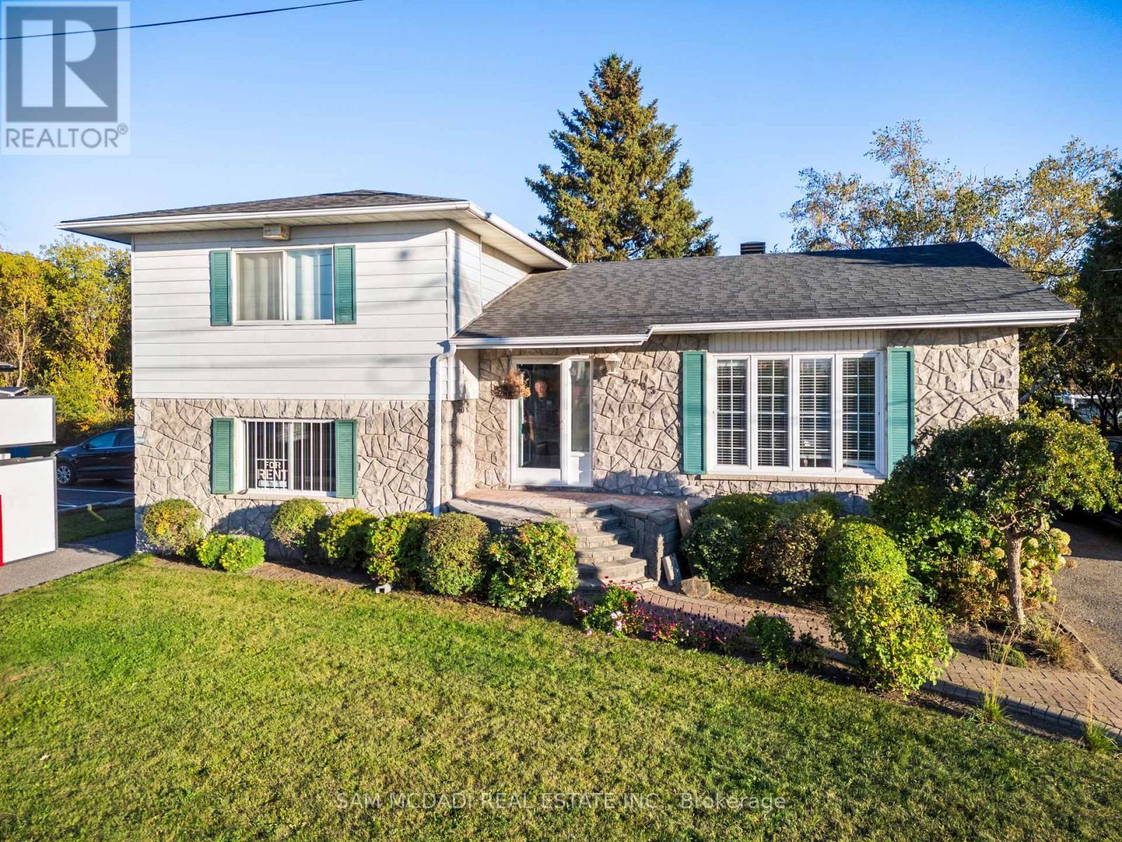 Photo 1 of 40 — 2705 LAURIER STREET, Clarence-Rockland, ON K4K1A3