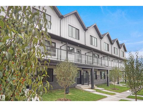 #4 29 Airport RD NW Edmonton AB T5G2P9