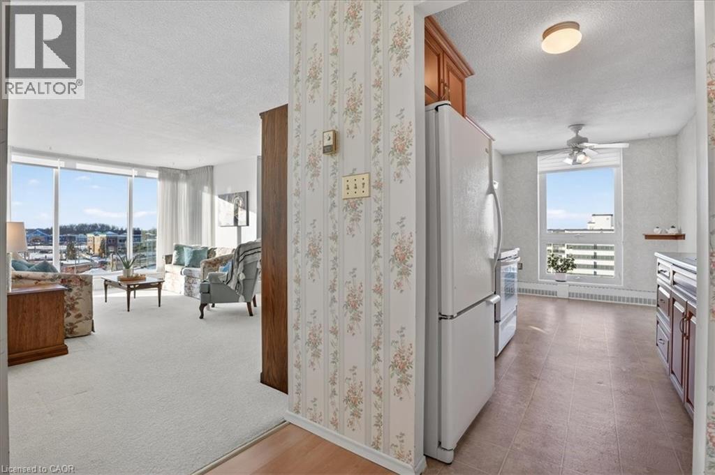 19 WOODLAWN Road E Unit# 706