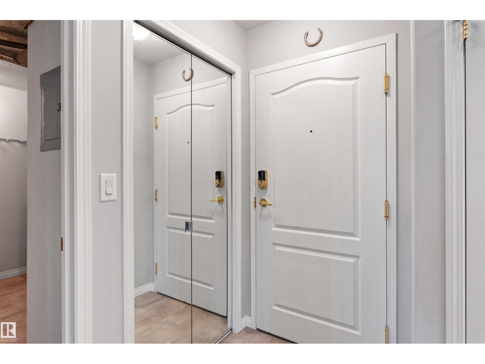 #112 237 YOUVILLE DR E NW