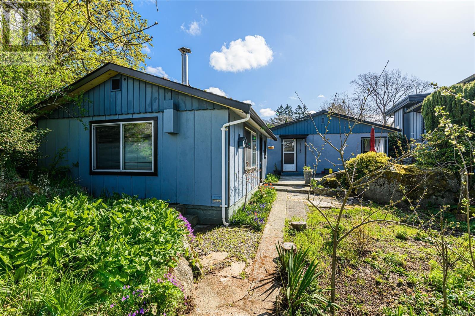 15 Eaton Ave