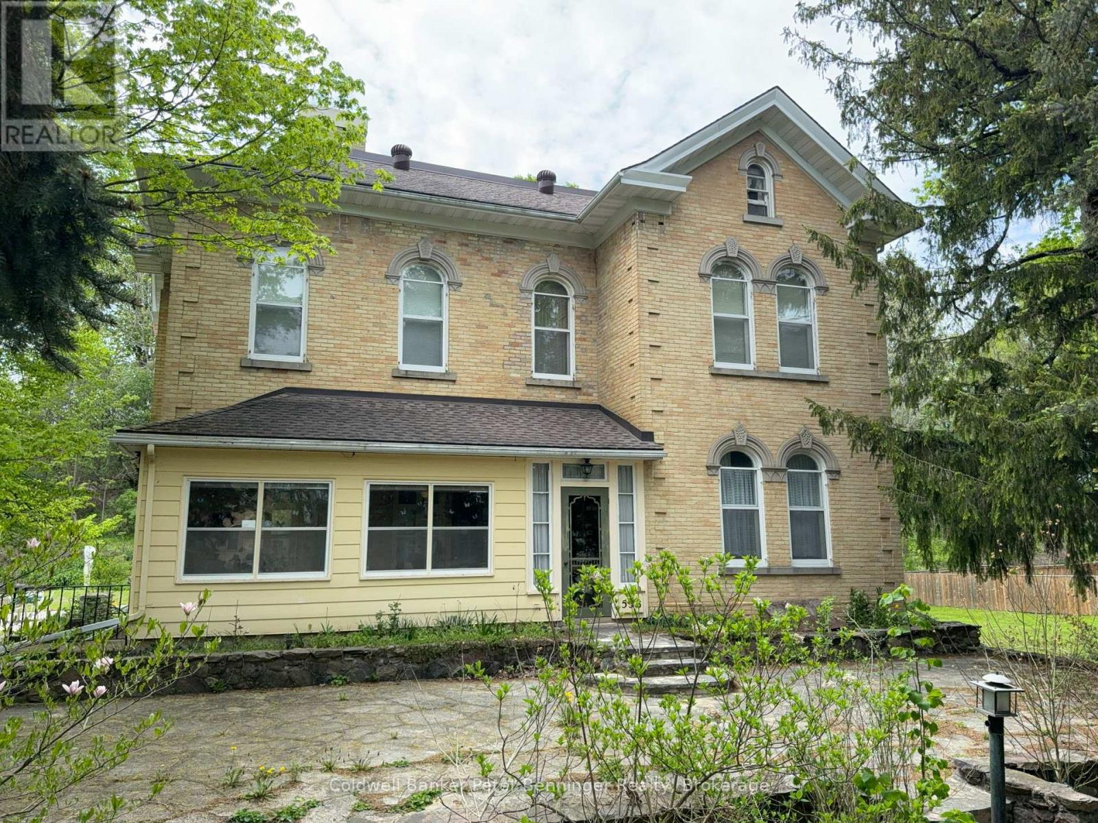 538 QUEEN STREET N