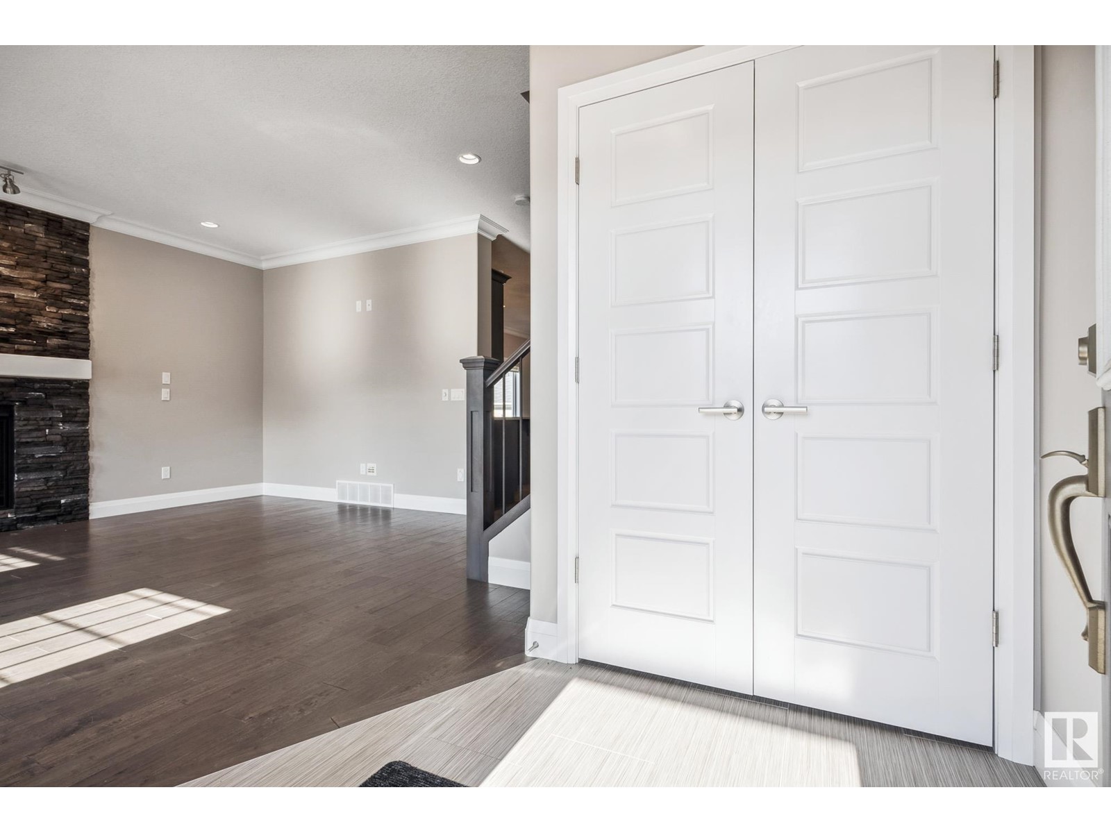 628 ORTONA WY NW