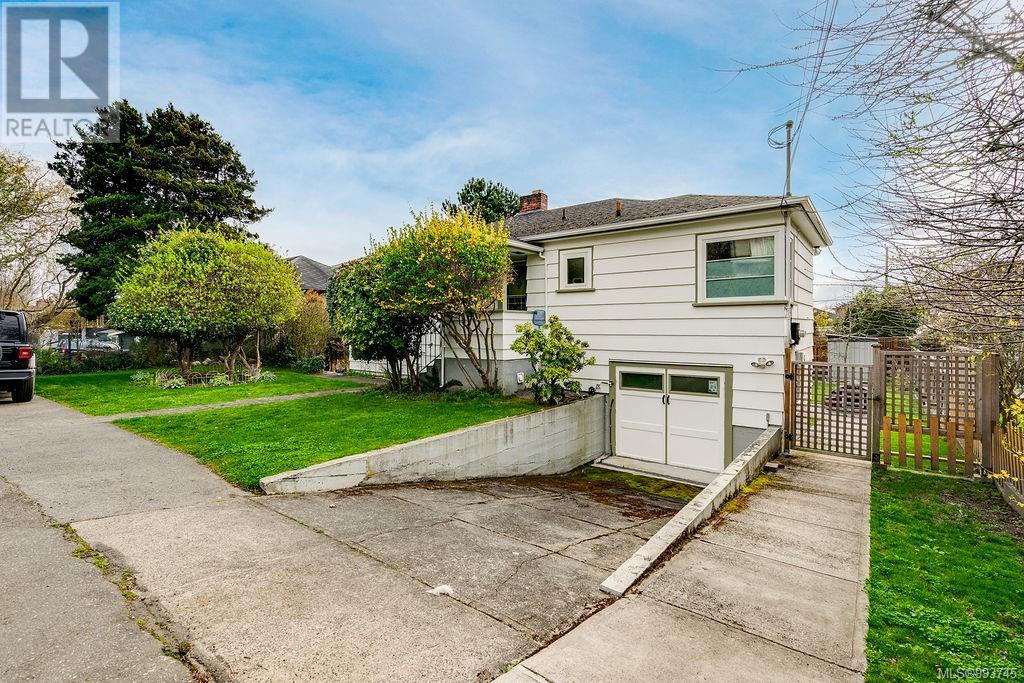 2075 Lorne Terr