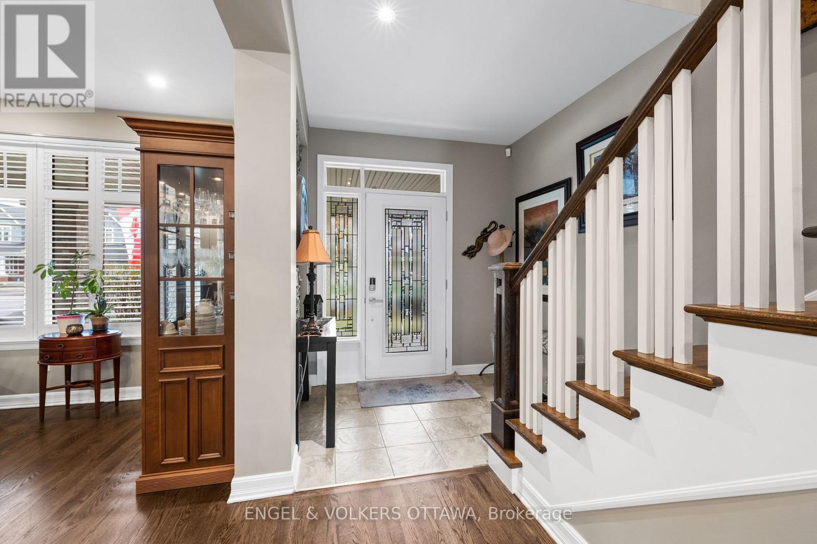 511 ERINWOODS CIRCLE