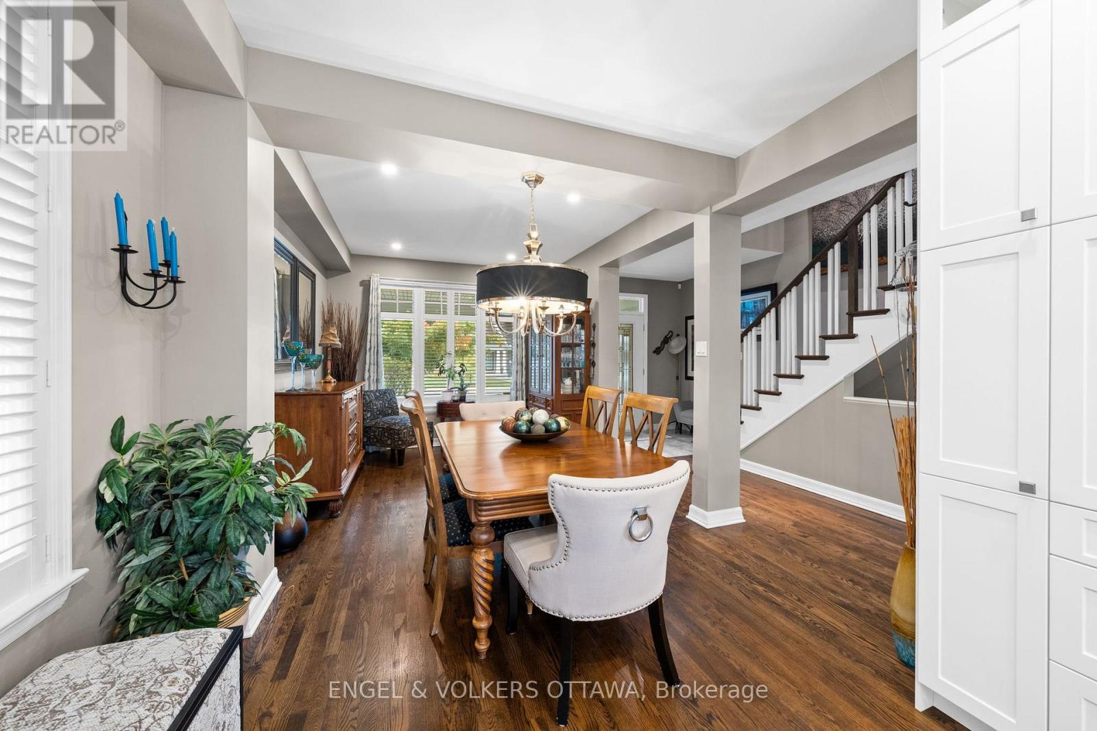 511 ERINWOODS CIRCLE